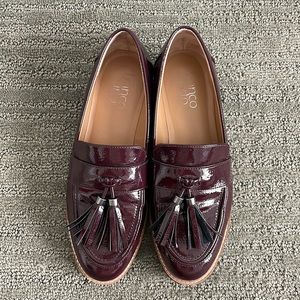 Franco Sarto size 6 womens burgundy loafers